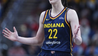 APP下载-😍WNBA新赛季刚打4场！克拉克拿下MVP概率已高达48%